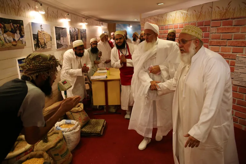 maaraz-aljamea-khi-08